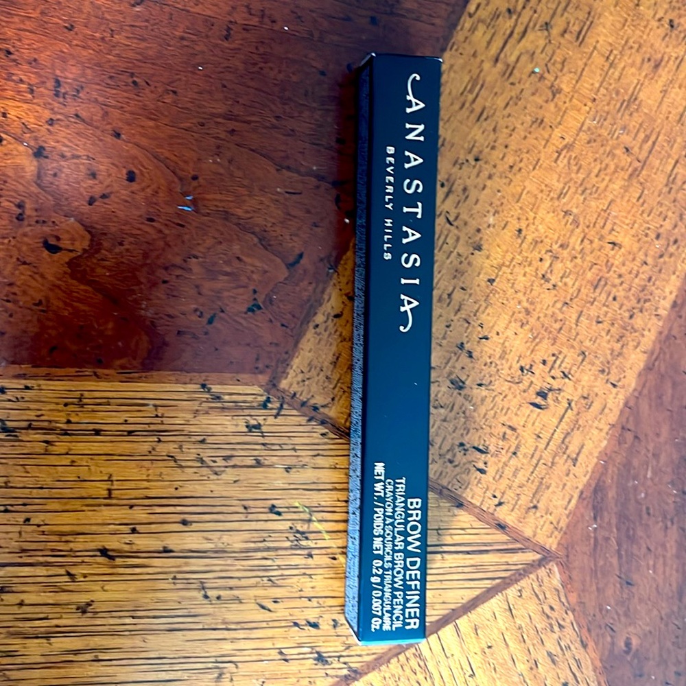 Anastasia Beverly Hills Brow Definer